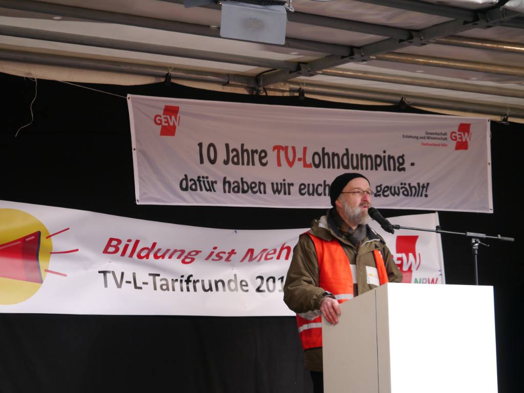 <br/>Norbert Arnold, Vorsitzender der GEW Leverkusen